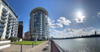 Luxury Thames View 2 Bedroom 2 Bathrooms Family Apartment With 2 Balconies Sleeps 6 - B&B Londres