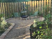 Cabin Sleeps 2 with Enclosed Garden - B&B Boston
