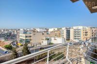 Central 2 BR Msida Home with Balcony & Panoramic Views - Bed and Breakfast Imsida