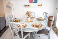 4BR House + Parking Near Etihad & Co-op Live - Bed and Breakfast Manchester
