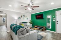 Private Fenced Yard Short Walk to AT&T Globe Life!! - B&B Arlington