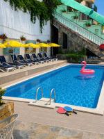 Duplex Chalet with pool barbecue Residence - Bed and Breakfast Bou Zahr