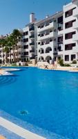Bright Apartment with Balcony & Resort Views by CALA - B&B Los Alcázares
