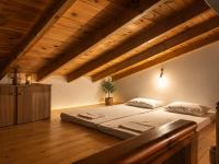 Tatos House - Bed and Breakfast Roviés