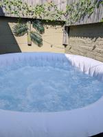 Weymouth Jungle Hideaway with Hot Tub - B&B Weymouth