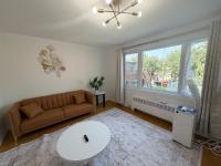 3 BDR apt near Concordia, 8 km to DT, Free Parking - B&B Montreal