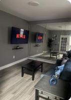 4 bedroom Apartment by airport - B&B Newark
