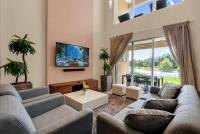 Modern Townhome with Grill and Balconies - B&B Orlando