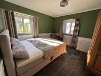 Brombachsee Ferienhaus mit Sauna, Süd-Balkon und großer Terrasse - Chambres d'hôtes Absberg