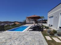 Villa Timi - Modern Villa with Private Pool near Tirana - B&B Muçaj