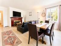 Cozy 2BR 1BA Retreat in Vibrant Vancouver - B&B Vancouver
