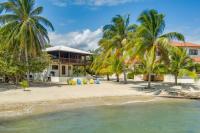 Beachfront Home Kissin' the Caribbean - BELLA SWAY - Chambres d'hôtes Placencia