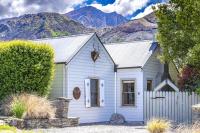 Stags Head Cottage-cosy cottage with hot tub - B&B Arrowtown