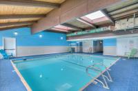 Family Suite - Sleeps Six - Ocean Views & Beach Access - Pool and Hot Tub - B&B Lincoln City