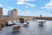 Modern Studio. Downtown Bham. Parking. Rooftop - B&B Birmingham