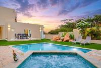 Modern Villas with Private Pools, Whirlpools & Gardens - Ferienwohnung Noord