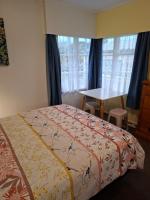 Spacious bedroom so close to Hamilton Gardens - B&B Hamilton