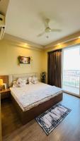 Nestora Stays Cozy Luxury Studio Omaxe ITC Greater Noida - B&B Greater Noida