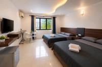 Pangkor Island Pool View Studio 2 Queen Beds 2 Min Walk to the Beach Free WiFi & Parking - B&B Pangkor