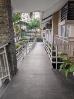 Condo Azur Suites A732, Amani Resorts Residences, 5 minutes Airport, Netflix, Stylish, Cozy with Luxurious Swimming Pool - Chambres d'hôtes Pusok