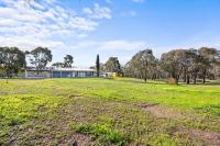 Peaceful 6-Acre Grampians Ridge Retreat Sleeps 10 - Ferienwohnung Stawell