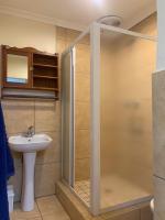 Peaceful Westville Retreat - Bed and Breakfast Durban