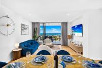3-Bedroom Apartment with Sea View, Rooftop Pool, Study & Free Parking - B&B Brisbane