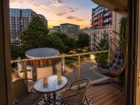 Stylish Riverside Balcony Retreat - Central Leeds - B&B Leeds