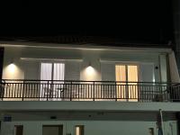 Kiki's Beachfront House - Ferienwohnung Peraía