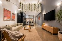 Luxury Melbourne City Loft with Outdoor Cinema - Ferienwohnung Melbourne