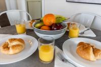 The Diamond 3BD 2BA Luxury Stay CN Tower, MTCC Steps Away - B&B Toronto