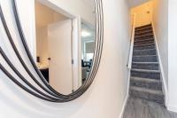 Modern 4 Bedroom and 3 bathroom Home in Birkenhead, Ideal for Contractors and Business Stays - B&B Birkenhead