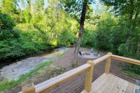 Cozy Creekside Geodome Hot Shower WiFi - Bed and Breakfast Purlear