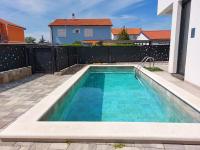 Luxury Holiday Home Desire with Pool - Bed and Breakfast Malinska
