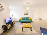 Exclusive City Retreat- 3 bedrooms, Terrace&Parking - Bed and Breakfast Luxemburg