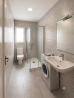 Single Room with Shared Bathroom