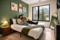 Stay in Little Italy BalconyParkingKingBedWD - B&B Cleveland