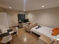 Pitarntong - Cozy Room Near MRT Bang Son - B&B Bangkok
