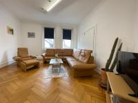 Geräumige 160 qm Wohnung für 9-11 Personen in der Stadtmitte - Ferienwohnung Göppingen