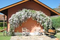Chalé das Flores - Refúgio com clima de chácara no Centro de Gonçalves - Chambres d'hôtes Gonçalves