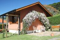Chalé das Flores no centro de Gonçalves e perto de tudo - Chambres d'hôtes Gonçalves