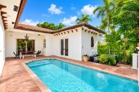 Luxurious 5BR and 3BA Lakefront Villa near Beach - Chambres d'hôtes Hollywood