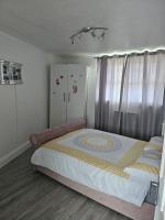 The Willows House Comfortable Single Room - B&B Lower Clopton