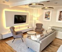 NEW - Heated Pool - Wellness Annexe with Sauna - Bed and Breakfast Orpington