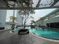u residence 2 golf view studio lippo karawaci - B&B Bugel