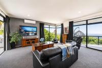 Million Dollar City Views - Sleeps 10 - Bed and Breakfast Christchurch