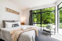 Million Dollar City Views - Sleeps 10 - Bed and Breakfast Christchurch