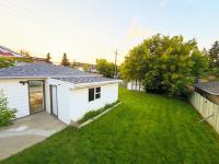 4Bed Rooms 4Queen Bed Two living Room 2 TV FREE BANFF PARK PASS! near Downtown Executive family House - Chambres d'hôtes Calgary