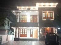 VAR Teak Haus 1 AC 2BHK 10 min drive beach & cliff - Ferienwohnung Varkkallai