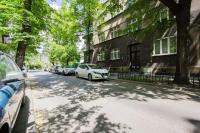 Spacious 3BR apartment with AC in living room, 2 balconies - B&B Krakow